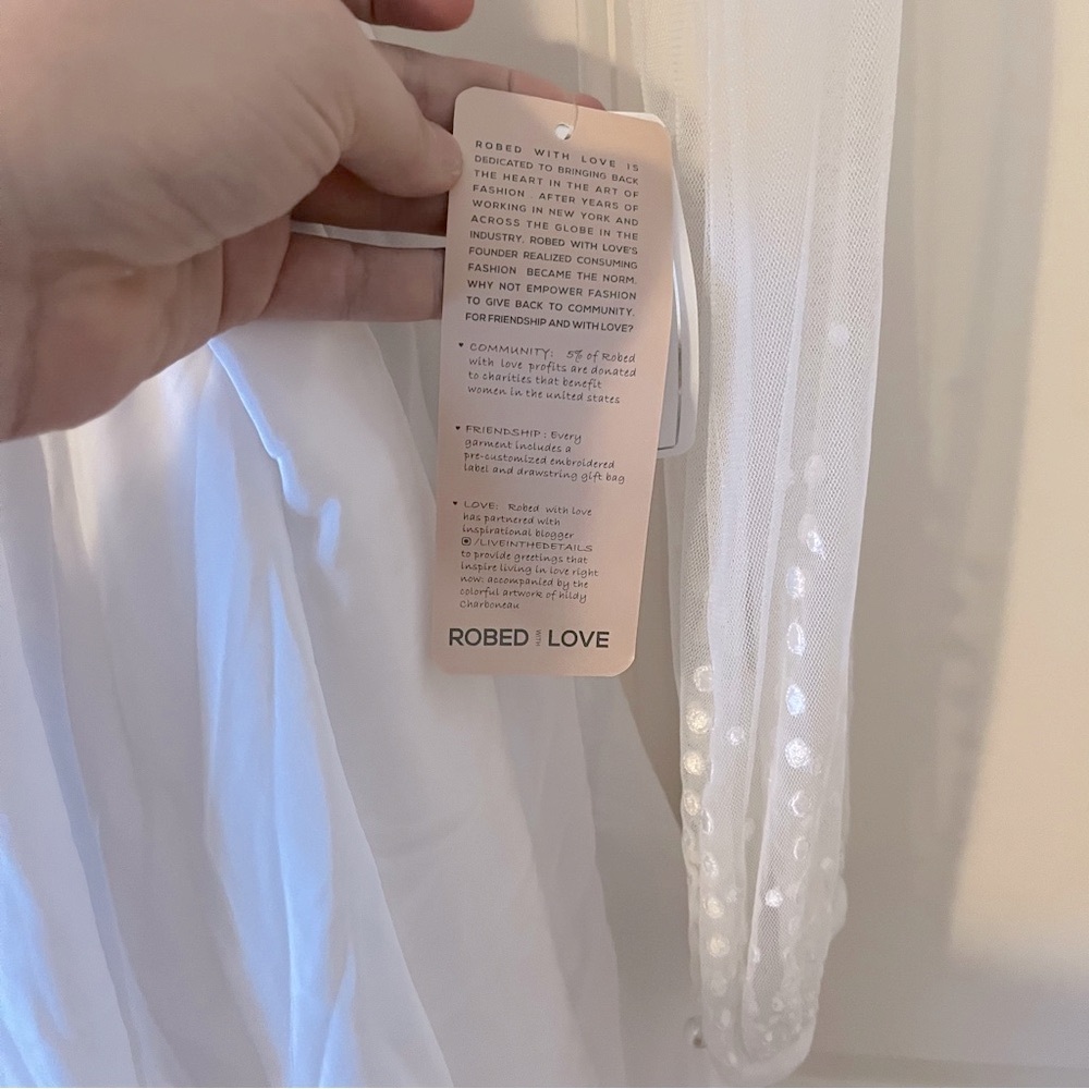 🤍✨ Robed With Love – “The Alanna” Bridal Robe- New with tags ✨🤍 - Picture 8 of 12